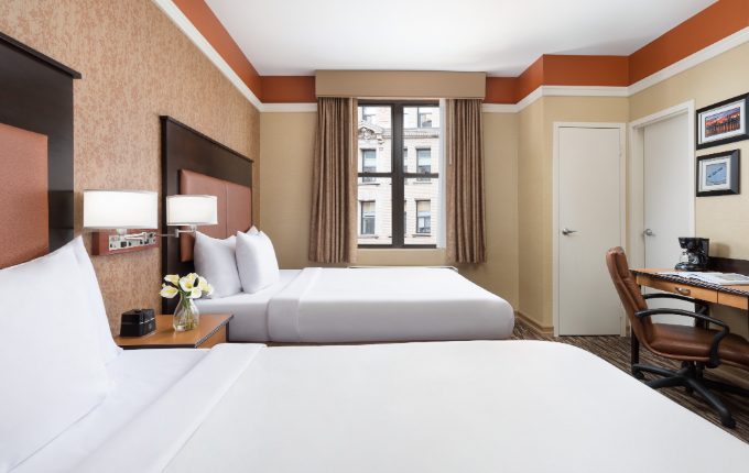 Deluxe Double Queen Family Room