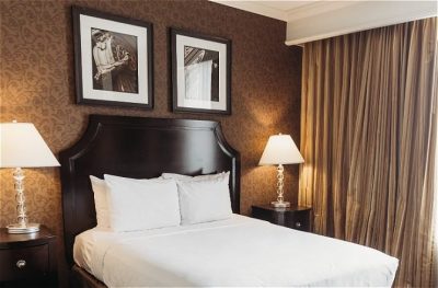King Executive With One King Bed