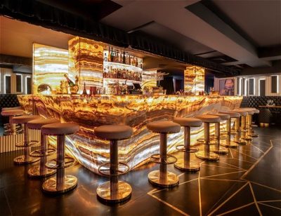 TEN 11 Lounge Nomad