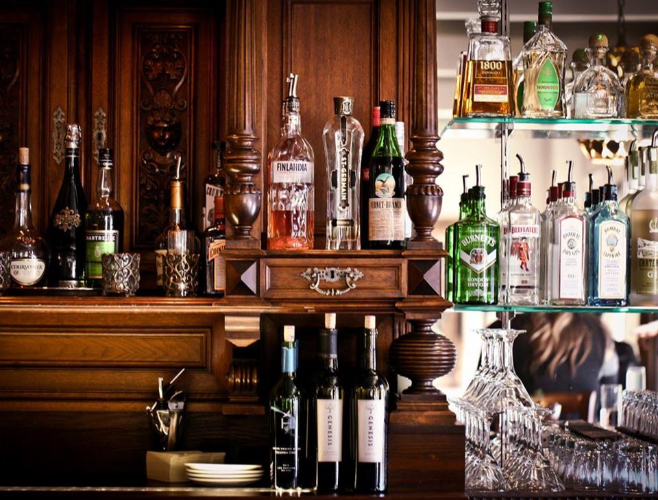 The Tin Lizzie Lounge