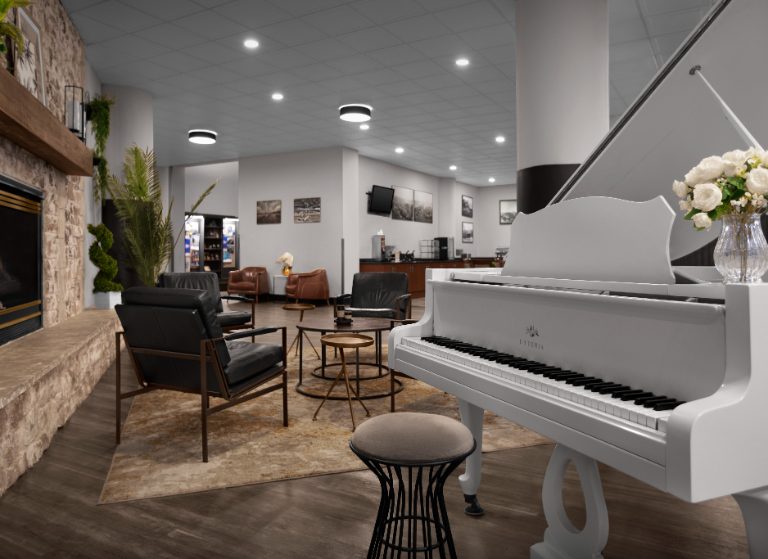 Duluth Minnesota hotel lobby