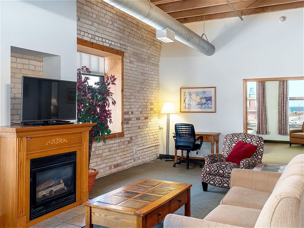 Three Bedroom Condo 3