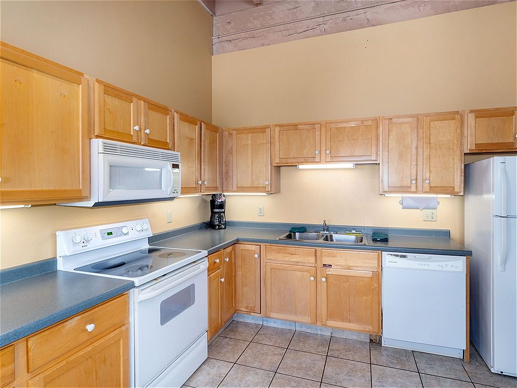 Three Bedroom Condo 7