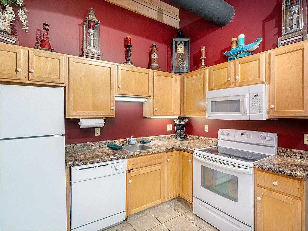 Two King Whirlpool Condo Suite 2