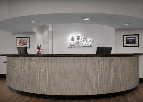 Duluth Minnesota hotel lobby