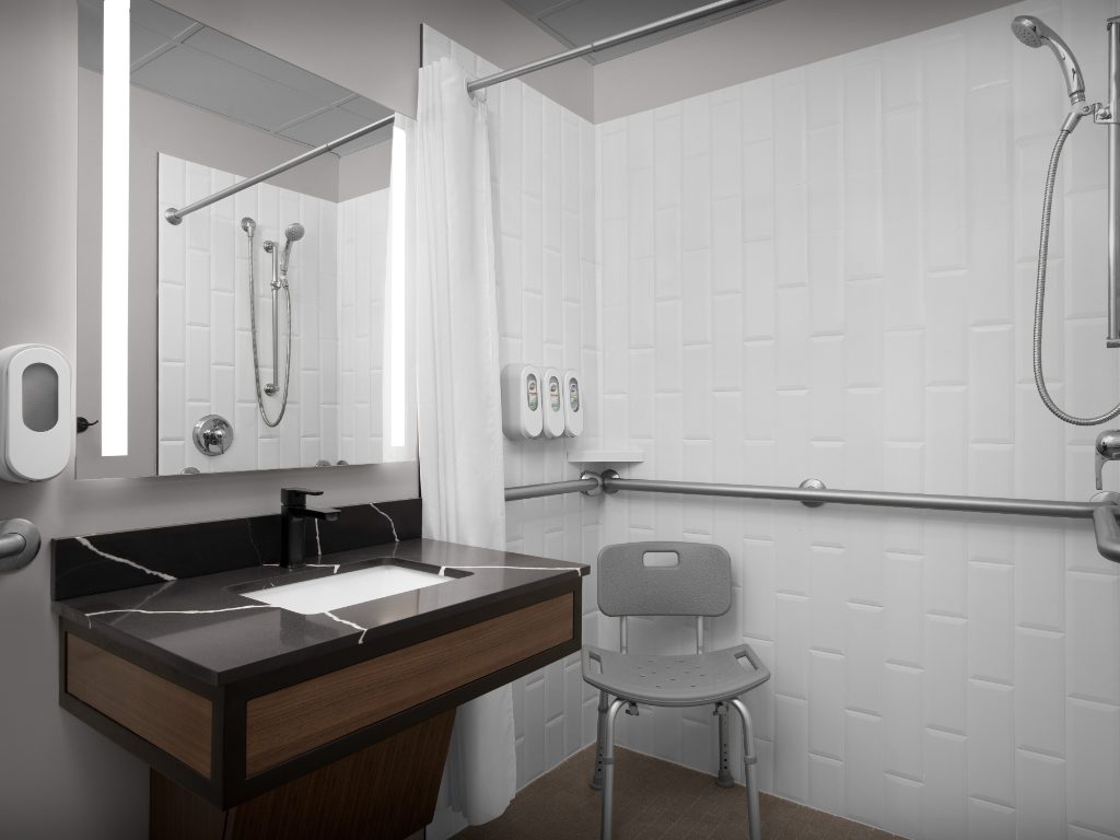 ADA Whirlpool King Suite 5