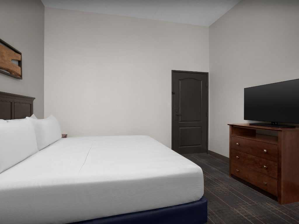 Studio Queen Suite 2