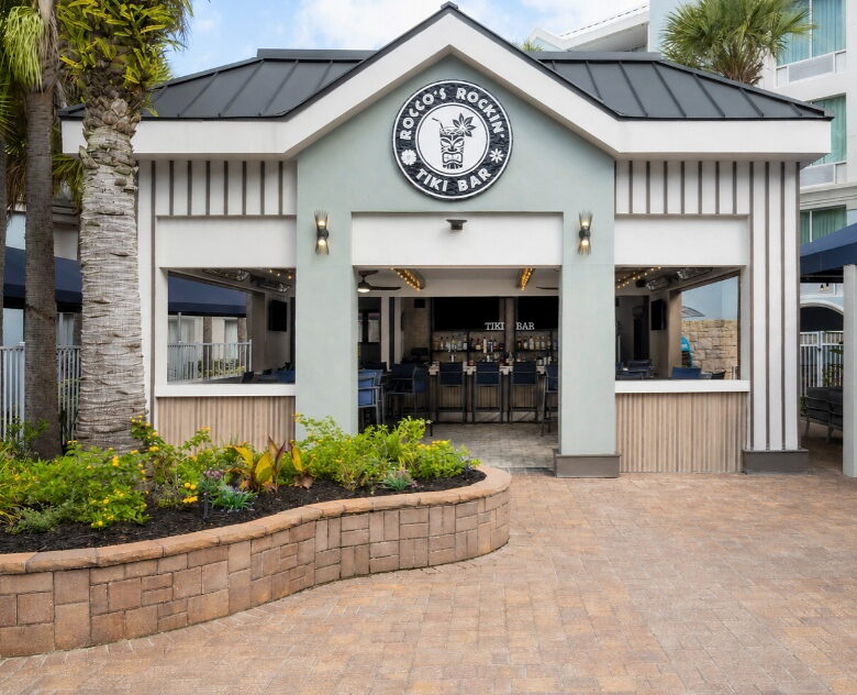Hotel tiki bar
