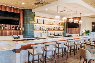 Echo Oceanfront food and drink
