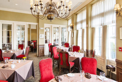 Paulettes dining room