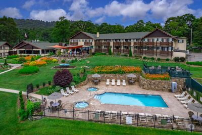 Switzerland Inn exterior building and pool
