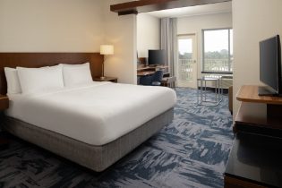 Santa Cruz CA hotel room