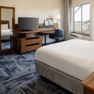 Rooms & Suites Marriott hotel Santa Cruz California