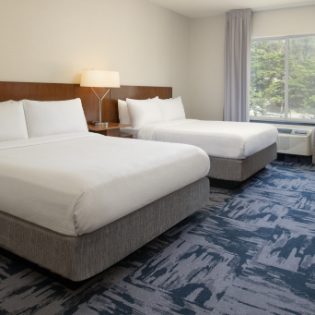 Santa Cruz CA hotel room with two beds