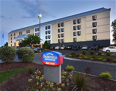Fairfield Inn & Suites hotel exterior